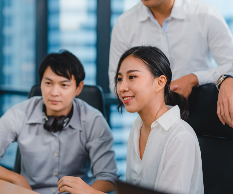 collaborative-process-multicultural-businesspeople-using-computer-presentation-communication-meeting-brainstorming-ideas-about-project-colleagues-working-plan-success-strategy-scaled.jpg